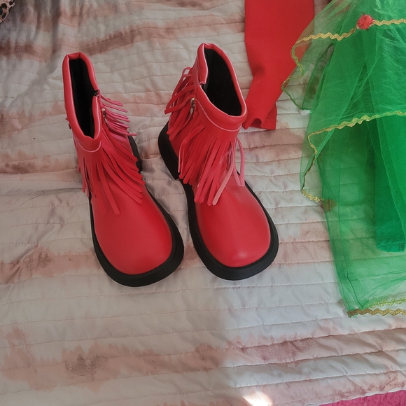 Girls' Cute Red Fringe Boots Size 36 (US 3.5) - Picture 2 of 5